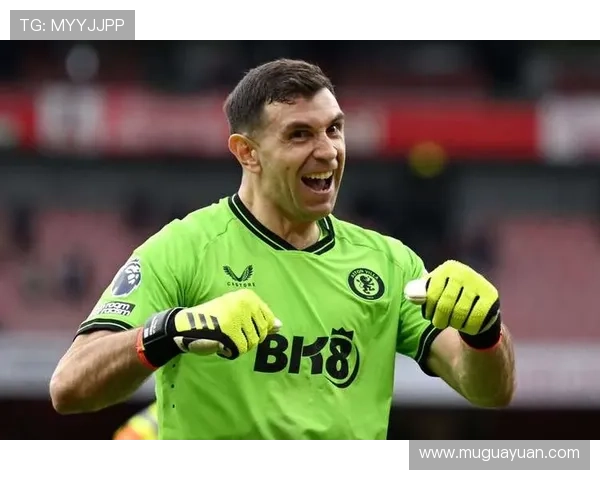 德媒：难觅机会，拜仁替补门将佩雷茨希望转会离队而不是租借